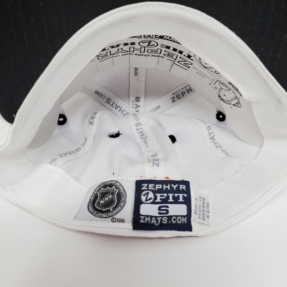 NHL Official Philadelphia Flyers Cap - Picture 5 of 7